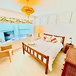 Bright & Smart 2 King-Sized Bedroom Haven By The Thames & Battersea Park