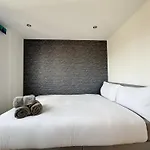 Budget Double Room In Acton, Near Central London & Heathrow