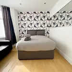 Budget Double Room In Acton, Near Central London & Heathrow