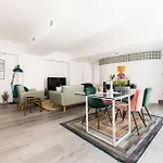 Central Soho Warehouse Loft With Concierge