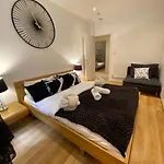 Lavish Sleep 10 In Soho
