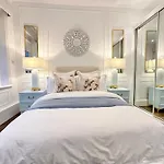 Elegant London Apartment