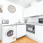 Piccadilly, Soho 1 Bedroom Sleep 6 Vr1