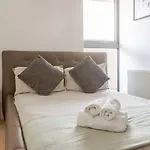 Cosy 2 Bedroom Flat By Wembley Stadium