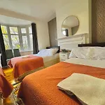 Twin Tower Hotel