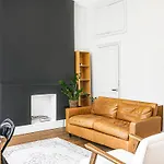 Pass The Keys Modern Apartment In Trendy Brixton