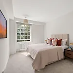 Dolphin House Serviced Apartments