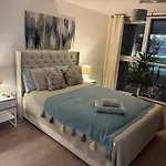 Luxury Dockview 3 Beds Excel London