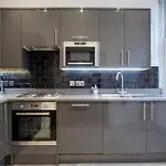 Modern Apartment In Central London