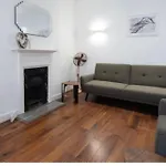 Modern Apartment In Central London