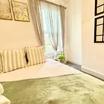 Spacious 3 Bedroom House Near Central London, O2, Excel, Stratford, Tube Station & Parking Available
