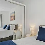 Spacious 2-Bed Flat, Acton