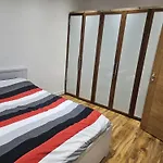 2 Bedroom Flat - Travel Direct To Heathrow/Central