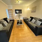 Spacious 6 Bed House 10 Beds In Blackheath