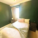 3 Bed Comfortable Wk