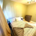 3 Bed Comfortable Wk