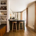The Primrose Hill House By Hok Living