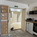 365 London Hostel