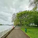 Luxury 3Bedroom Apartment In Thames-Side London Living