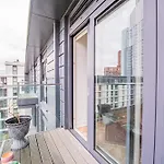 Newly Built 1-Bed Flat Next To Nine Elms Station