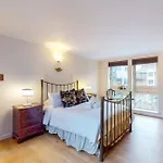 1Bed Flat With Parking And Balcony With View Of The Wharf