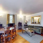 1Bed Flat With Parking And Balcony With View Of The Wharf