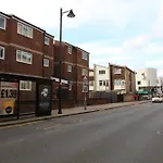 The Entire 4 Bedroom House Near Victoria Park And In Bow London E3