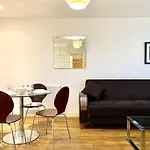 Dockland Excel 2 Bedroom Apartment