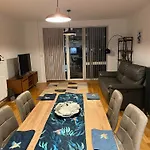 Bright And Comfy 3 Bed