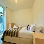 Ladbroke Grove Apartment