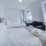 Lamont Hotel