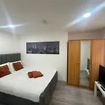 New Build Cozy Studio Flat In Central London!!4