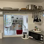 Modern Bright Flat Near Little Venice