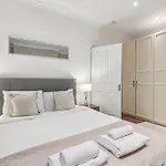 Stunning 2Bed 2Bath Apt In Earls Court Sleeps Six