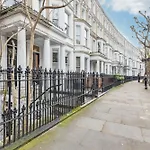 Stunning 2Bed 2Bath Apt In Earls Court Sleeps Six