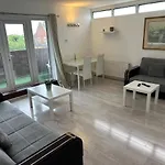 Queensway 2 Bedroom Flat