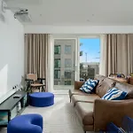 Waterview Apartments With Ultra Fast Wifi Close To Excel And O2, Corporates And Contractors Welcome