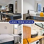 Pool Table High End 2-Bedroom Apartment Long Term Stays