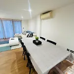 Modern 2 Bed 2 Bath Apartment With Outdoor Space Hyde Park