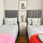 Apartment In London