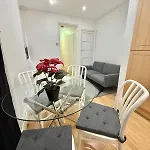 Charming 2-Bed Flat In Elephant