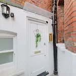 Great Location Luxury Apartment - Harrods