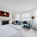 Great Location Luxury Apartment - Harrods