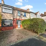 Spacious 4Br, Sleeps 7, Garden, Free Parking