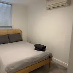 Cosy Modern 2 Bedroom Trafalgar Square Apartment