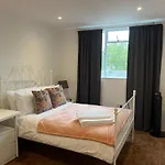 Cosy 2 Bedroom Apartment 2 Min To Hyde Park