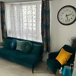 Cosy 2-Bedroom Flat In Finsbury Park, Modern, Convenient & Close To Central London!