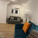 Apartment Facing Covent Garden Station