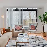 Hyde Park,2 Bedrooms 2Bathrooms, Perfect For Families!