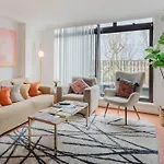 Hyde Park,2 Bedrooms 2Bathrooms, Perfect For Families!